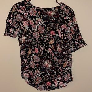 H&M floral black top. (Cotton)